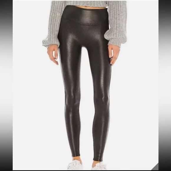 SPANX Women’s Sz Medium Petite Faux Leather High Rise Leggings Black Compression - Picture 2 of 14